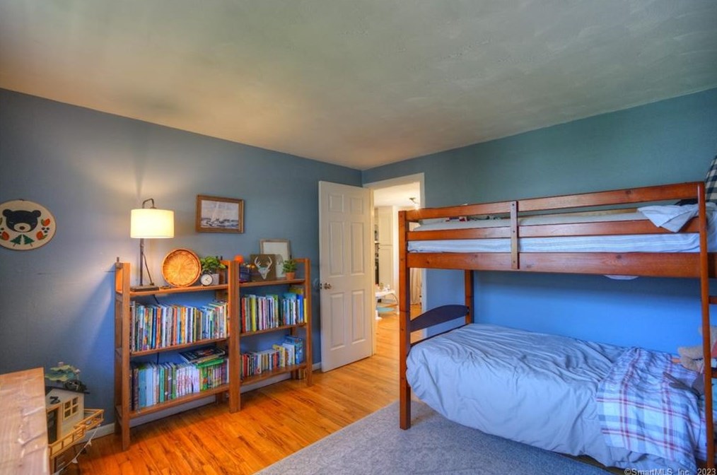 47 Noank Ledyard Rd, Mystic CT  06355-1615 exterior