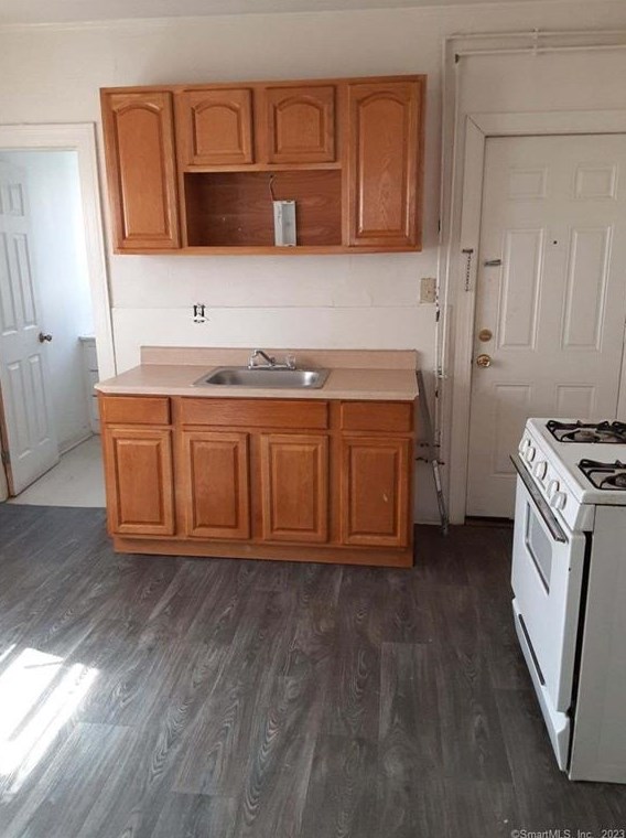 23 Love Ln, Hartford CT exterior