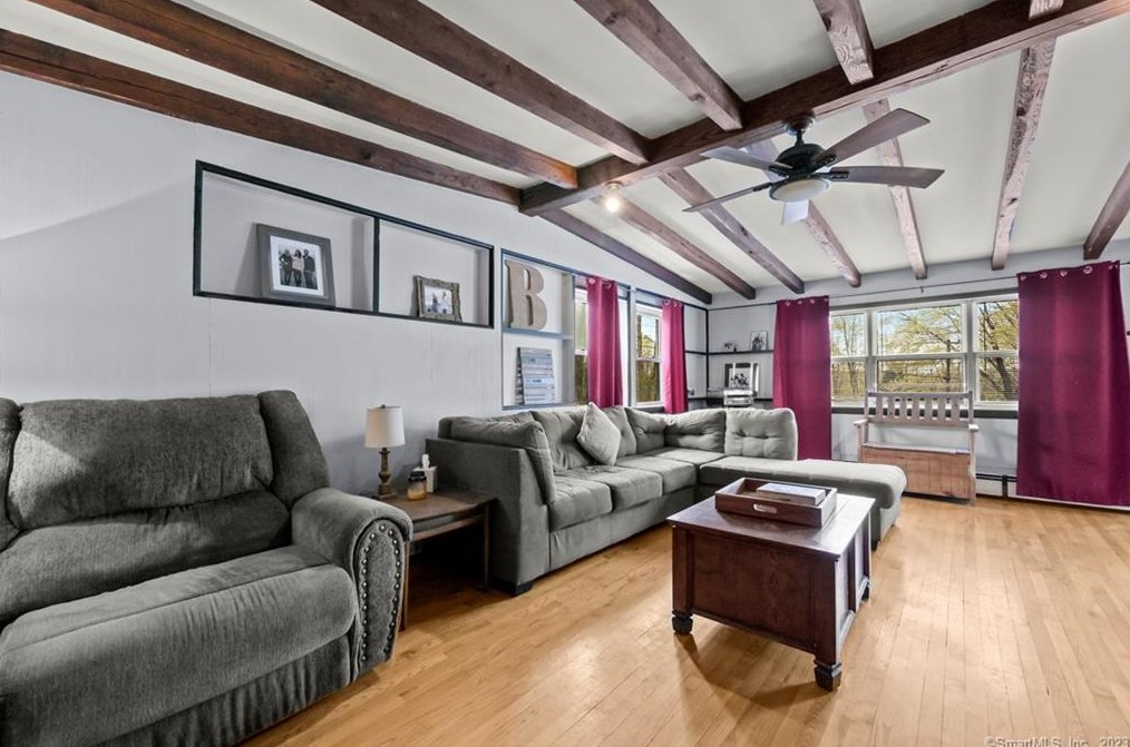 11 Pumpkin Hill Ln, Northville CT  06776-4622 exterior