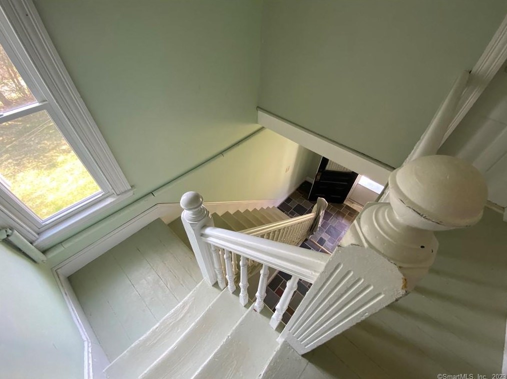 114 Nooks Hill Rd, Cromwell CT  06416-1532 exterior
