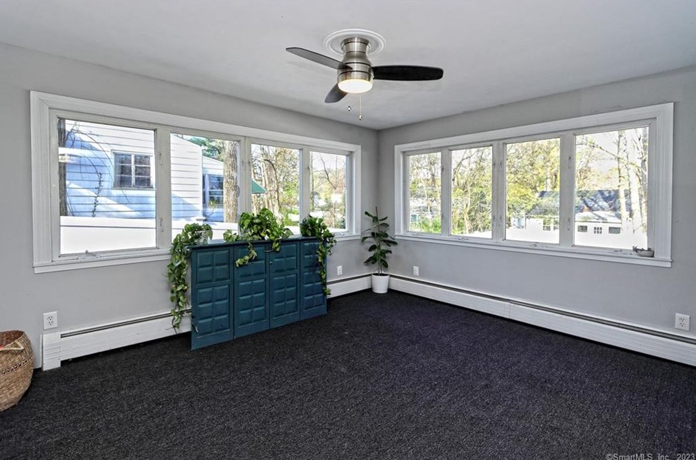 100 Lakeview Ter, New Haven CT  06515-1811 exterior