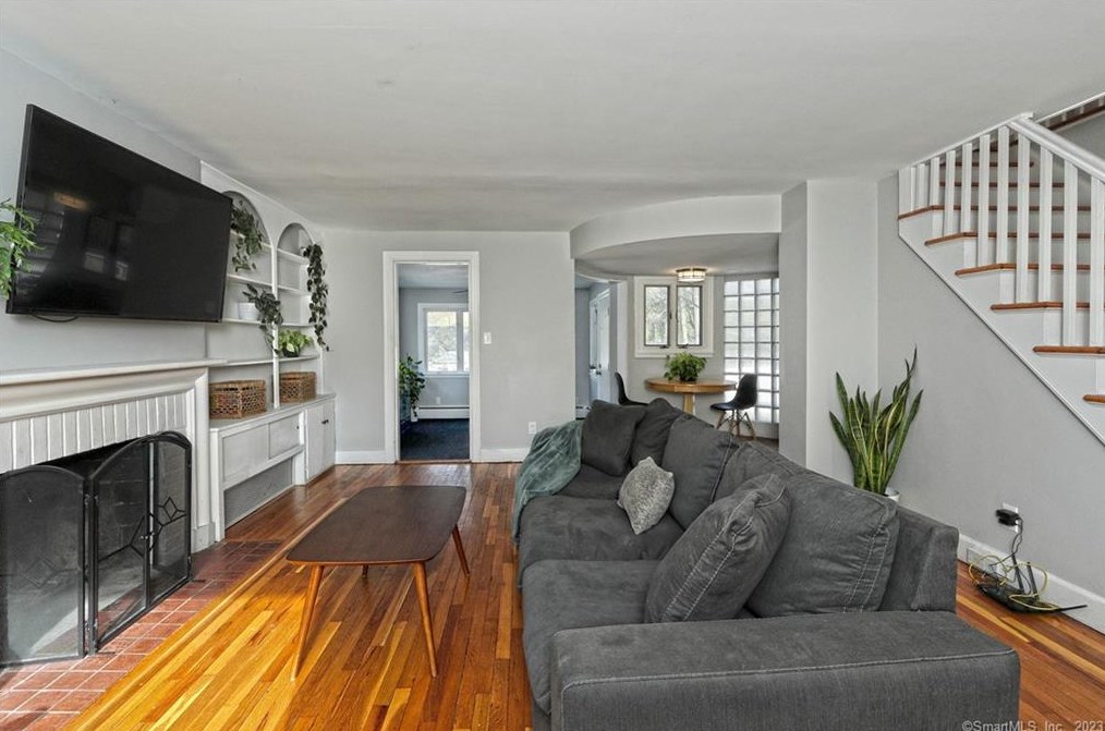 100 Lakeview Ter, New Haven CT  06515-1811 exterior