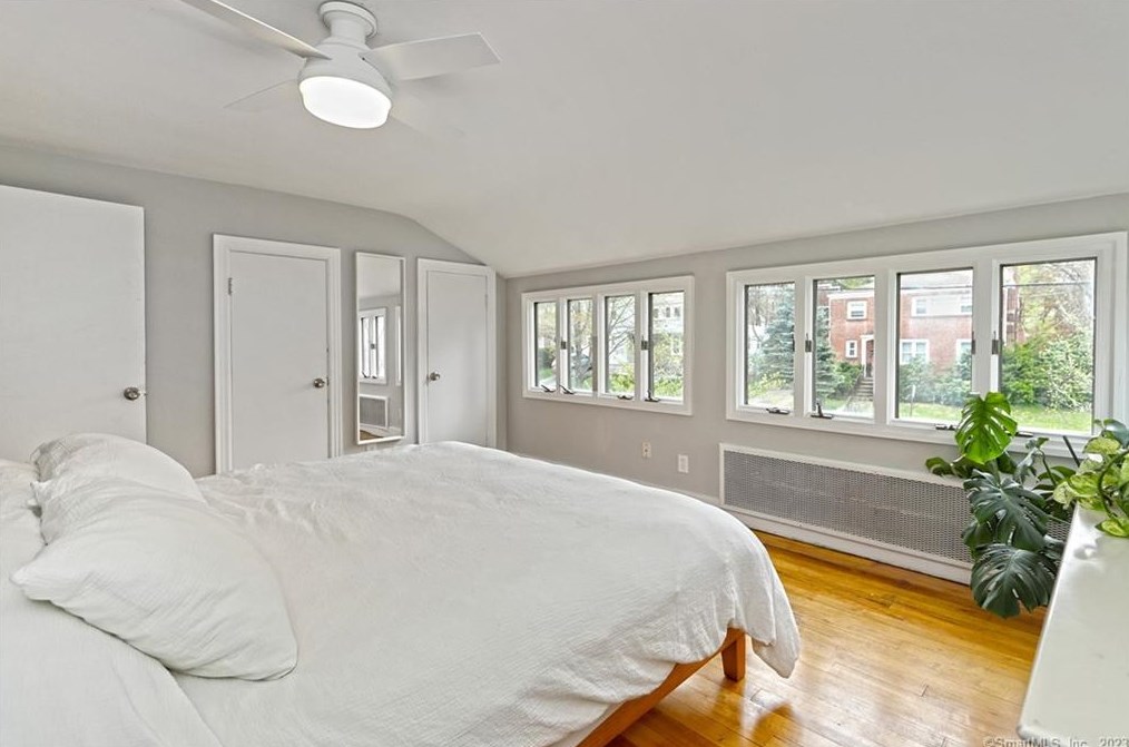 100 Lakeview Ter, New Haven CT  06515-1811 exterior