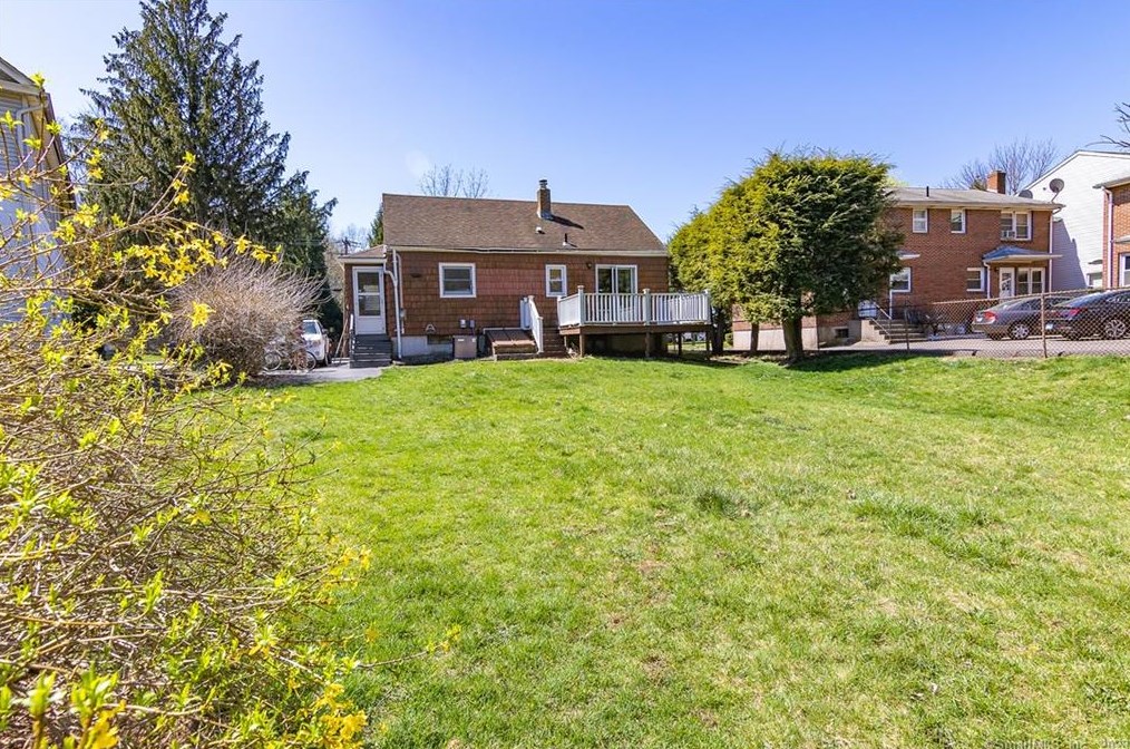 125 Kensington Ave, Meriden CT  06451-2011 exterior