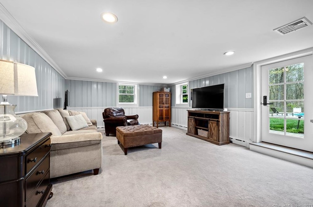 62 Mistywood Ln, Fairfield CT  06824-1620 exterior