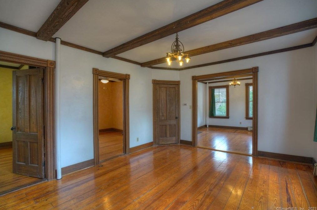39 Pearl St, Mystic CT  06355-1831 exterior