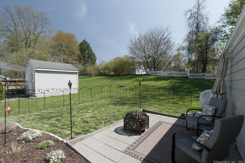 33 Edgemere Ave, Hartford CT  06110-1118 exterior
