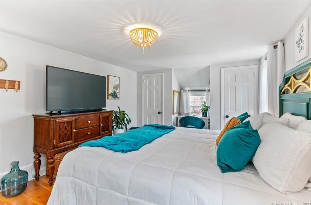 33 Edgemere Ave, Hartford CT  06110-1118 exterior