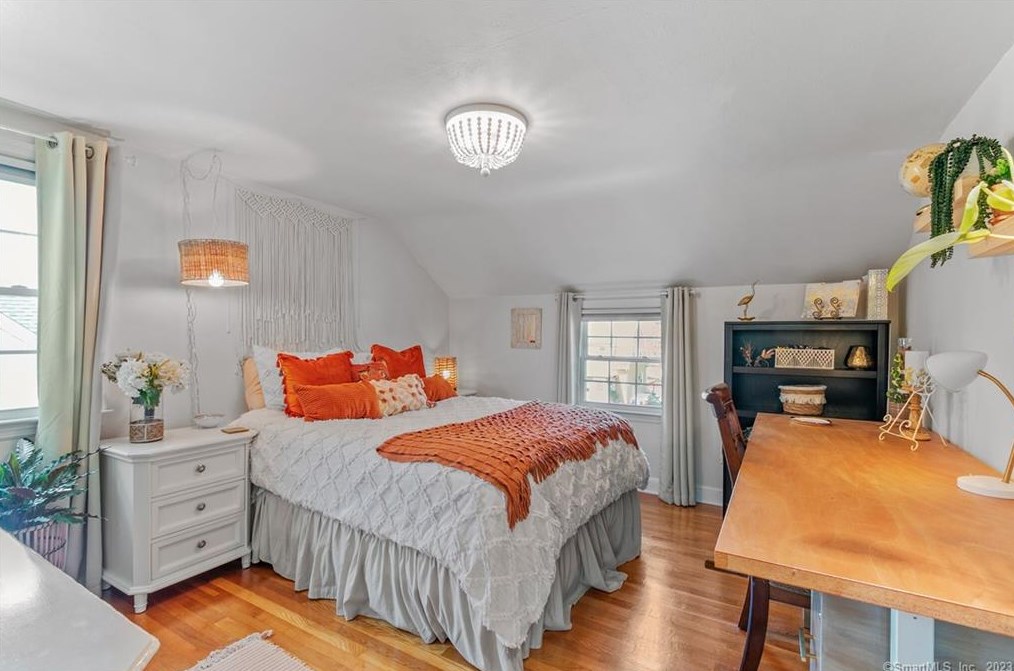 33 Edgemere Ave, Hartford CT  06110-1118 exterior