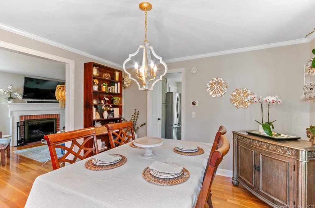 33 Edgemere Ave, Hartford CT  06110-1118 exterior