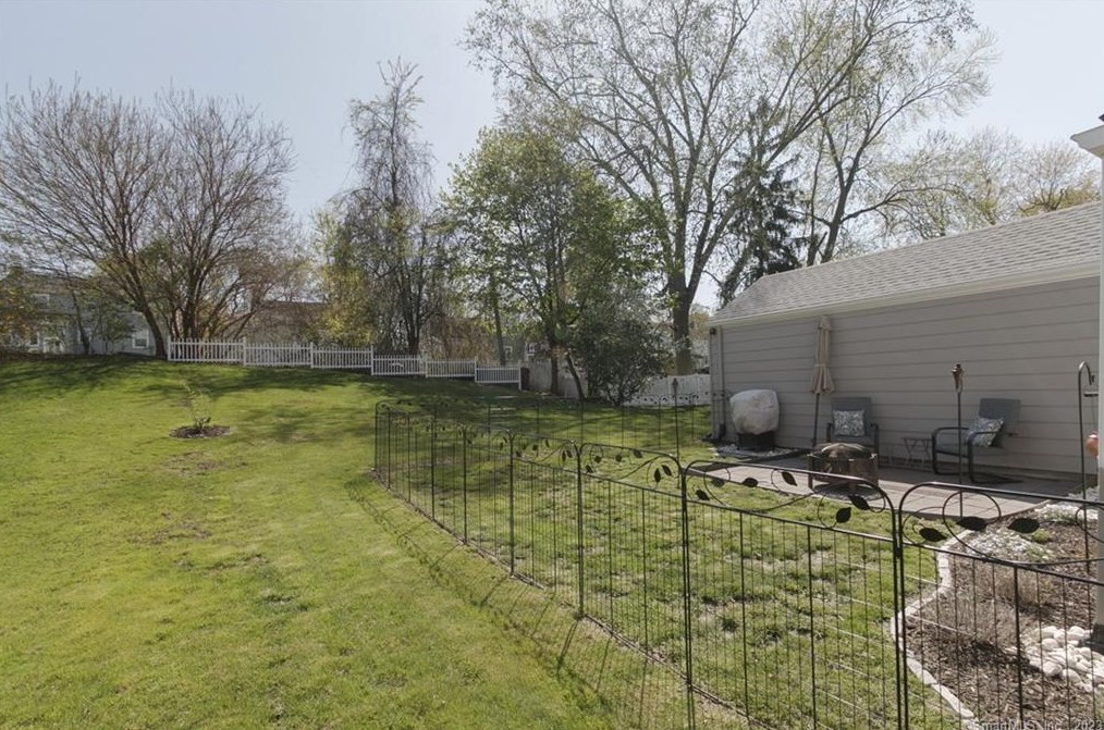 33 Edgemere Ave, Hartford CT  06110-1118 exterior