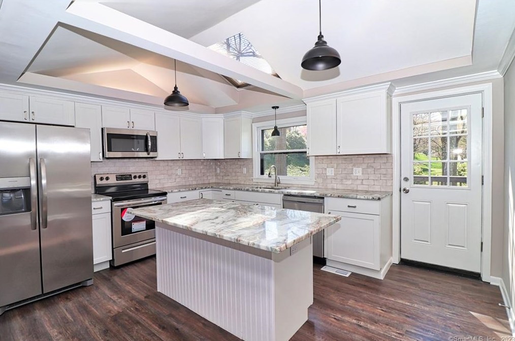 51 White St, Watertown CT  06795-1603 exterior