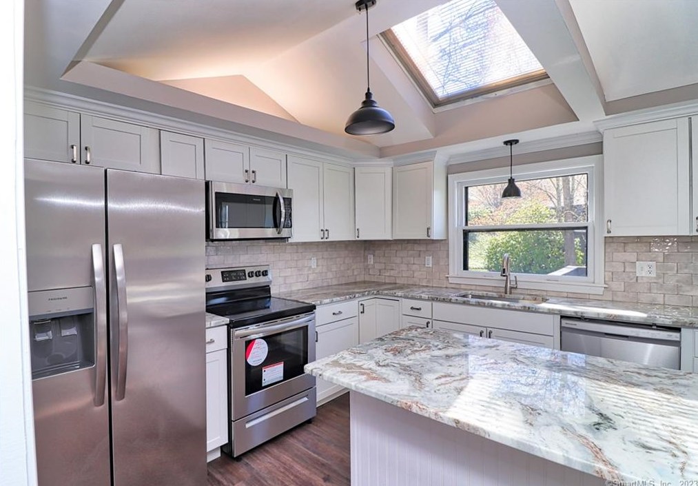 51 White St, Watertown CT  06795-1603 exterior