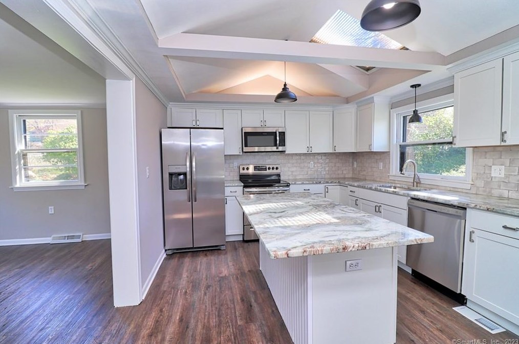 51 White St, Watertown CT  06795-1603 exterior