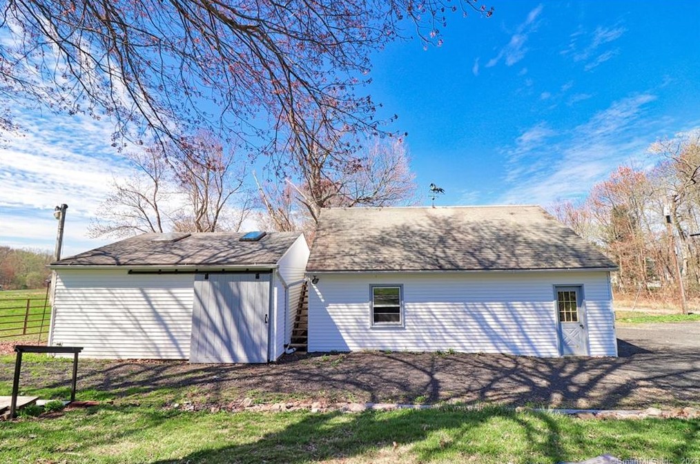 51 White St, Watertown CT  06795-1603 exterior