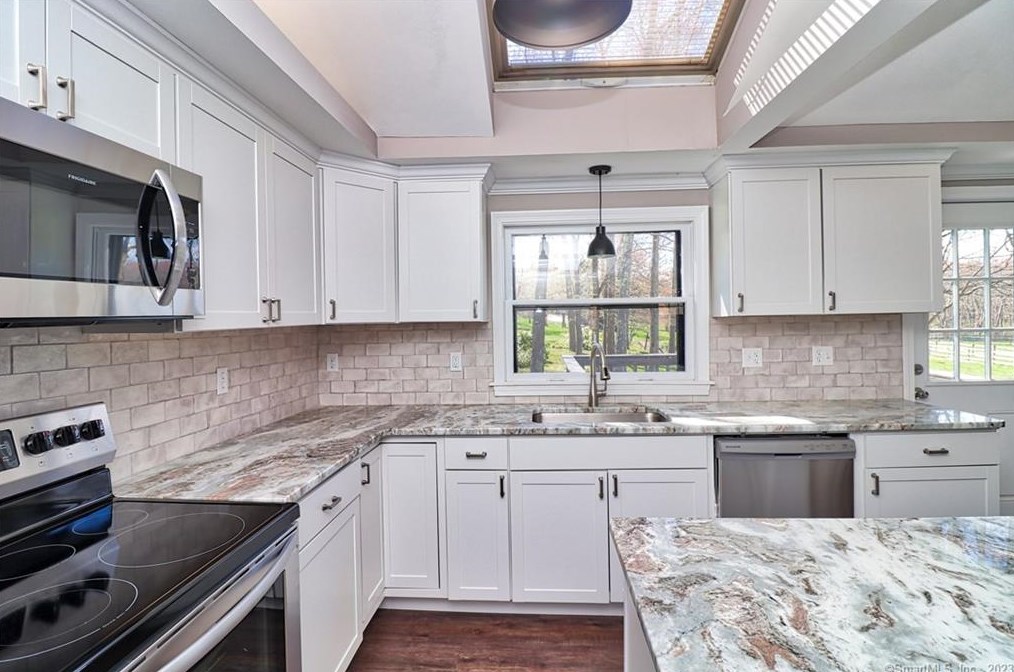 51 White St, Watertown CT  06795-1603 exterior