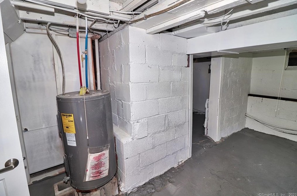 51 White St, Watertown CT  06795-1603 exterior