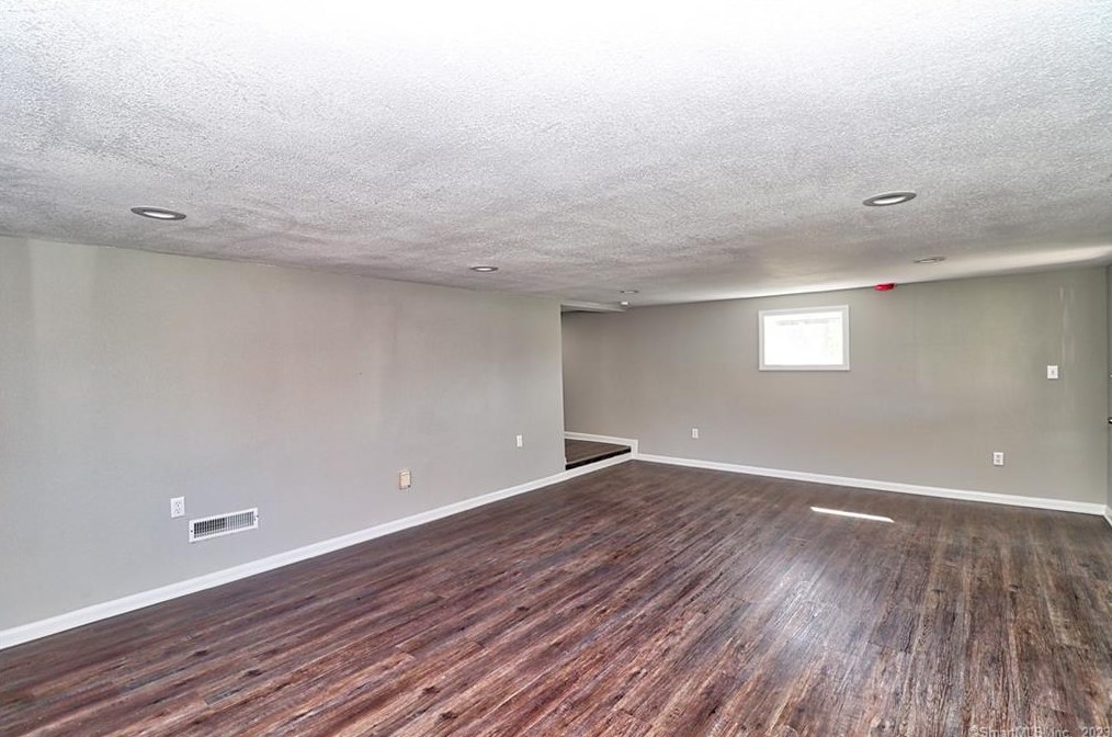 51 White St, Watertown CT  06795-1603 exterior