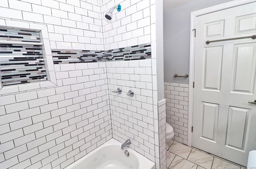 51 White St, Watertown CT  06795-1603 exterior