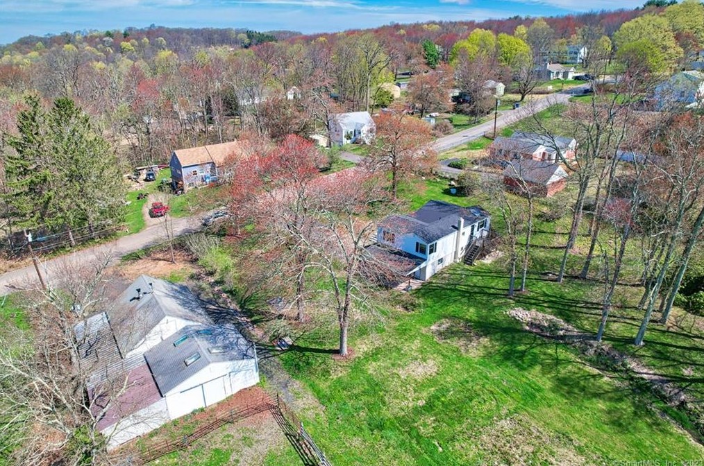 51 White St, Watertown CT  06795-1603 exterior