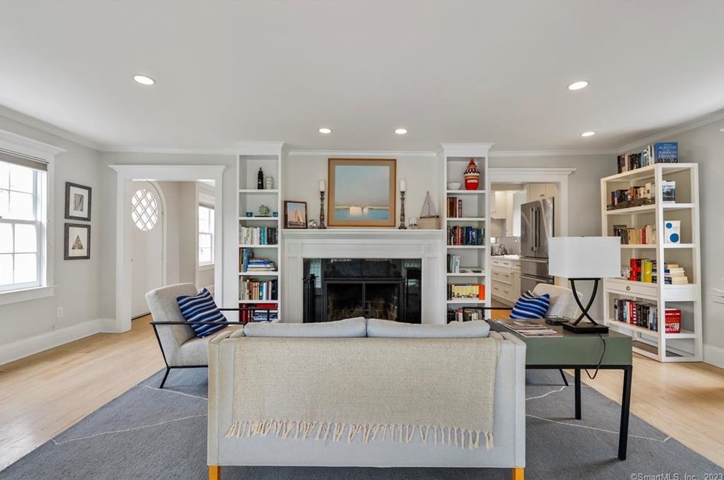20 Apple Tree Trl, Westport CT  06880-6803 exterior