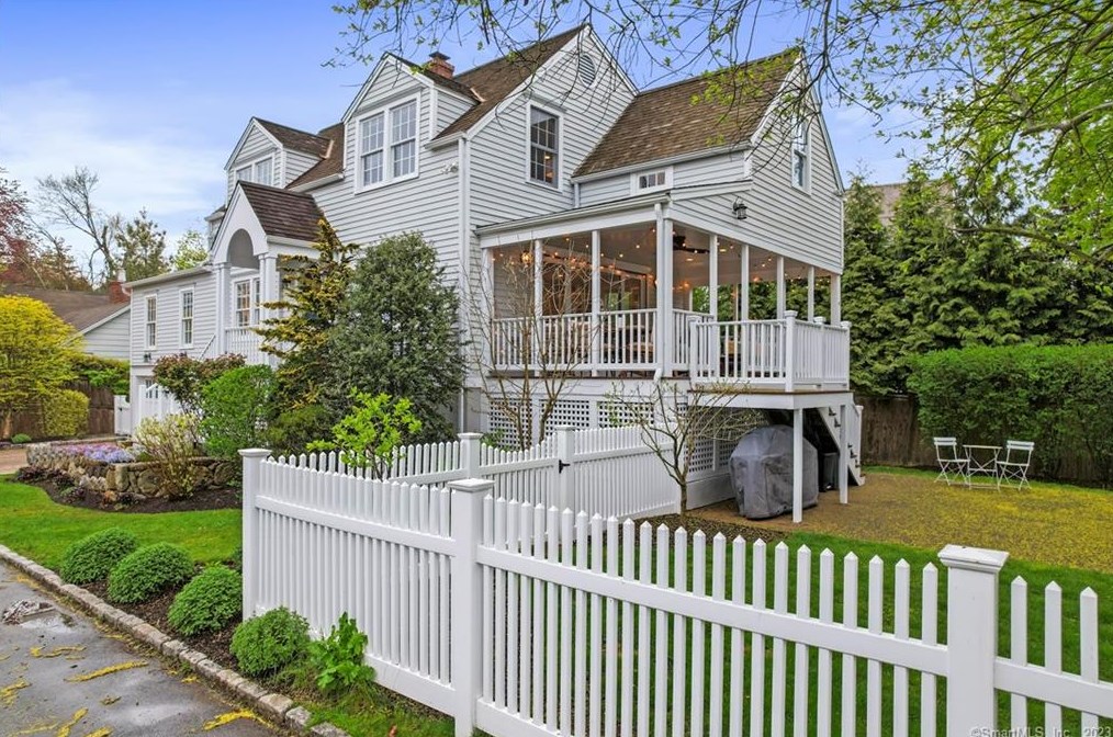 20 Apple Tree Trl, Westport CT  06880-6803 exterior