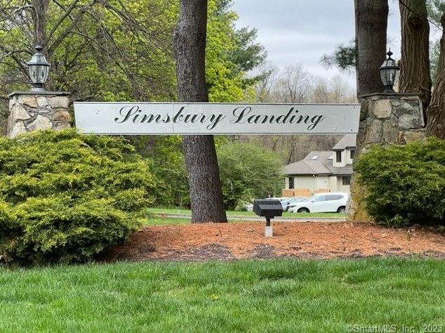 15 Simsbury Lndg, Simsbury CT  06070-1434 exterior
