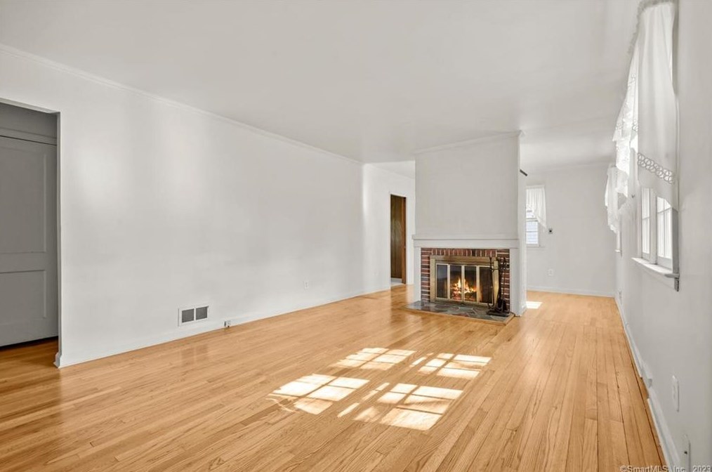 46 Hillside Ave, Tokeneke CT  06820-5010 exterior