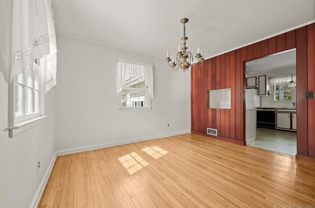46 Hillside Ave, Tokeneke CT  06820-5010 exterior