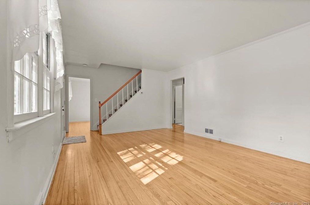 46 Hillside Ave, Tokeneke CT  06820-5010 exterior