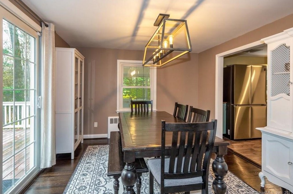 13 Beaverbrook Rd, Simsbury CT  06092-2702 exterior
