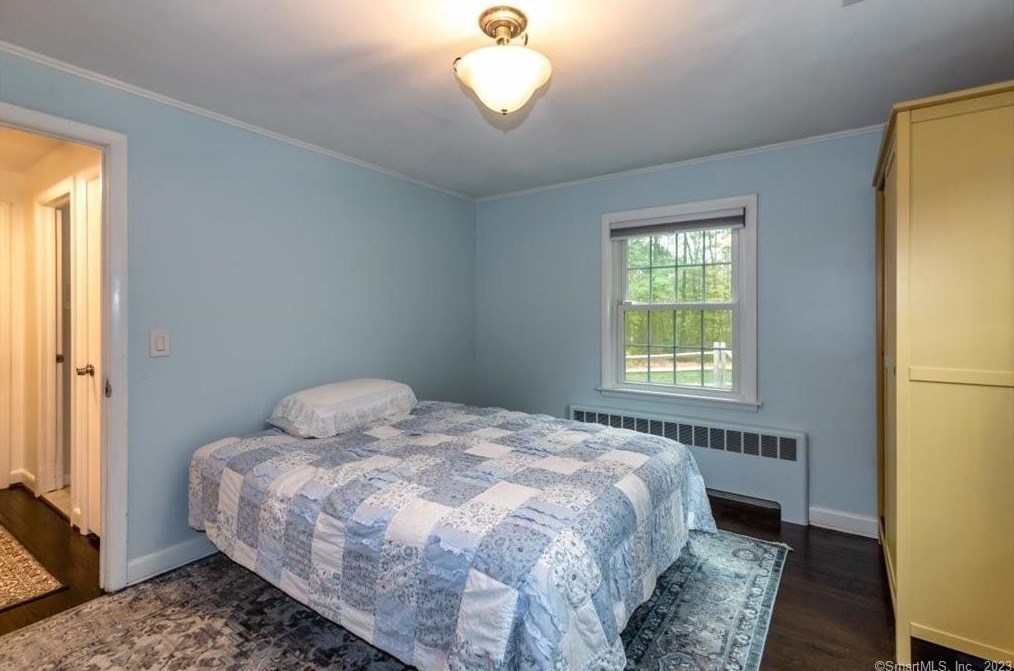 13 Beaverbrook Rd, Simsbury CT  06092-2702 exterior