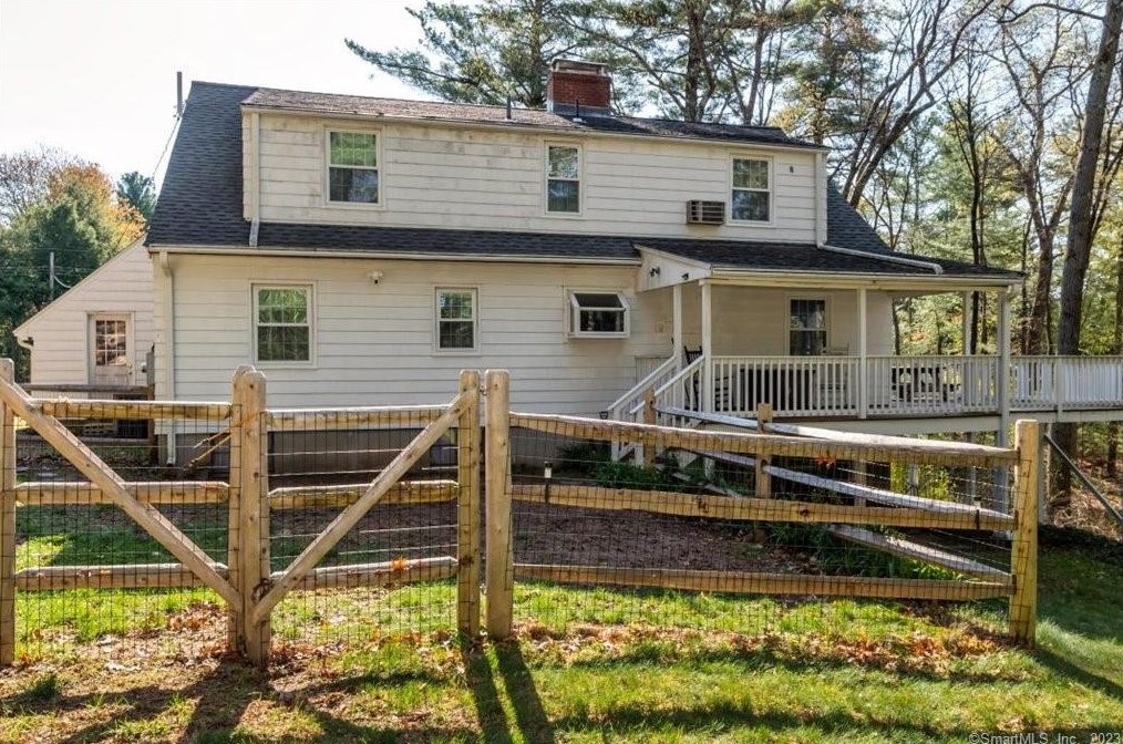 13 Beaverbrook Rd, Simsbury CT  06092-2702 exterior