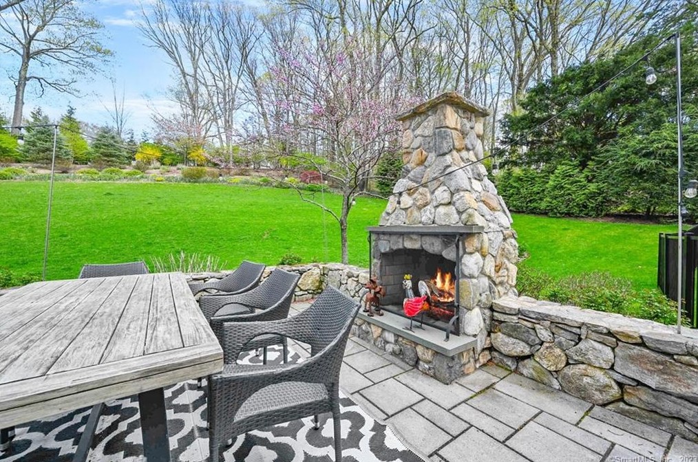 3 Buck Hill Rd, Westport CT  06880-1913 exterior