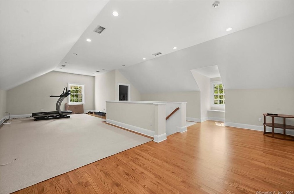 3 Buck Hill Rd, Westport CT  06880-1913 exterior