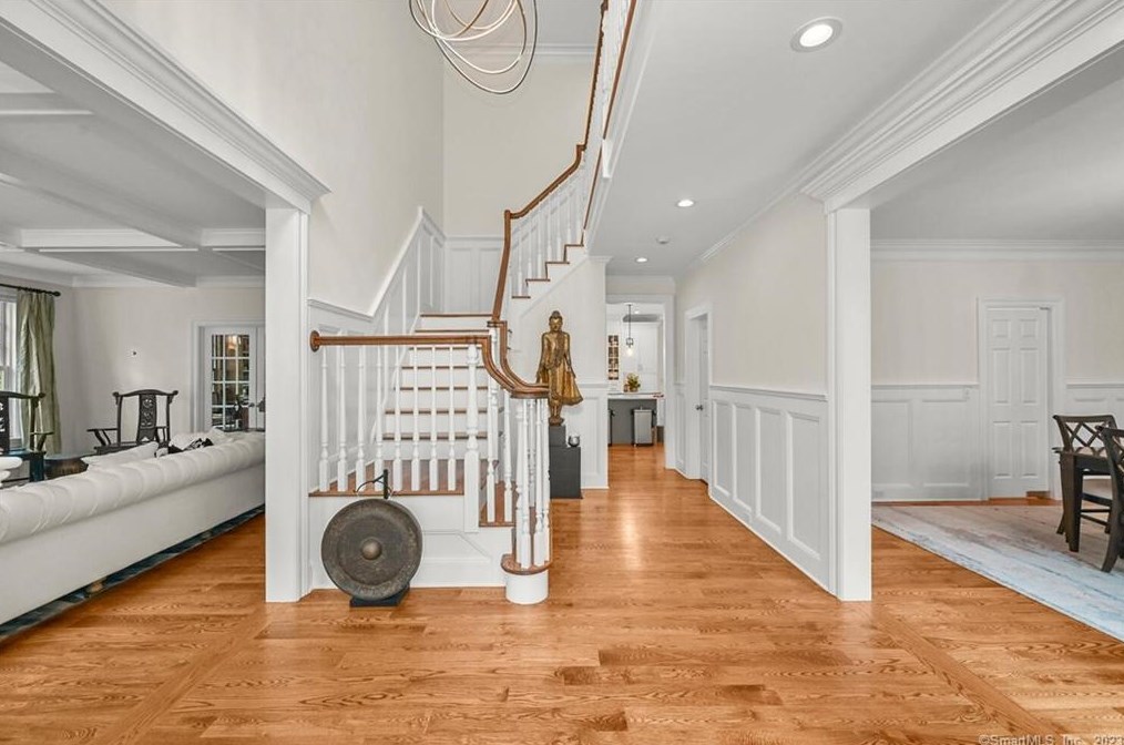 3 Buck Hill Rd, Westport CT  06880-1913 exterior