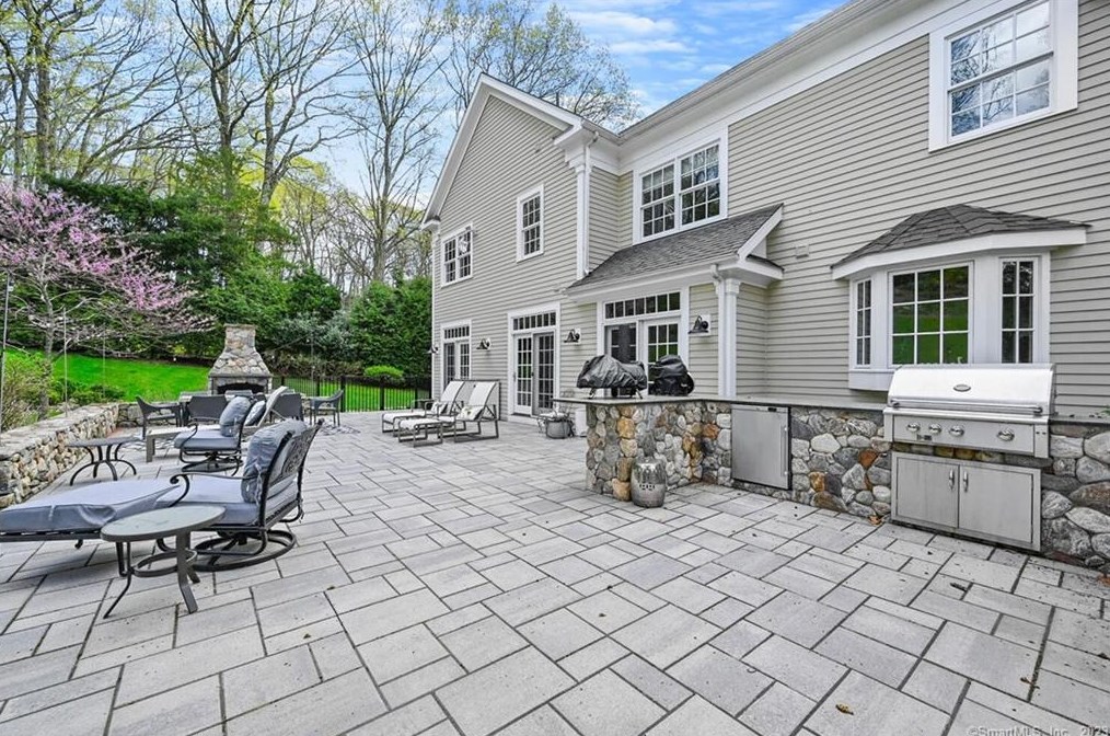 3 Buck Hill Rd, Westport CT  06880-1913 exterior