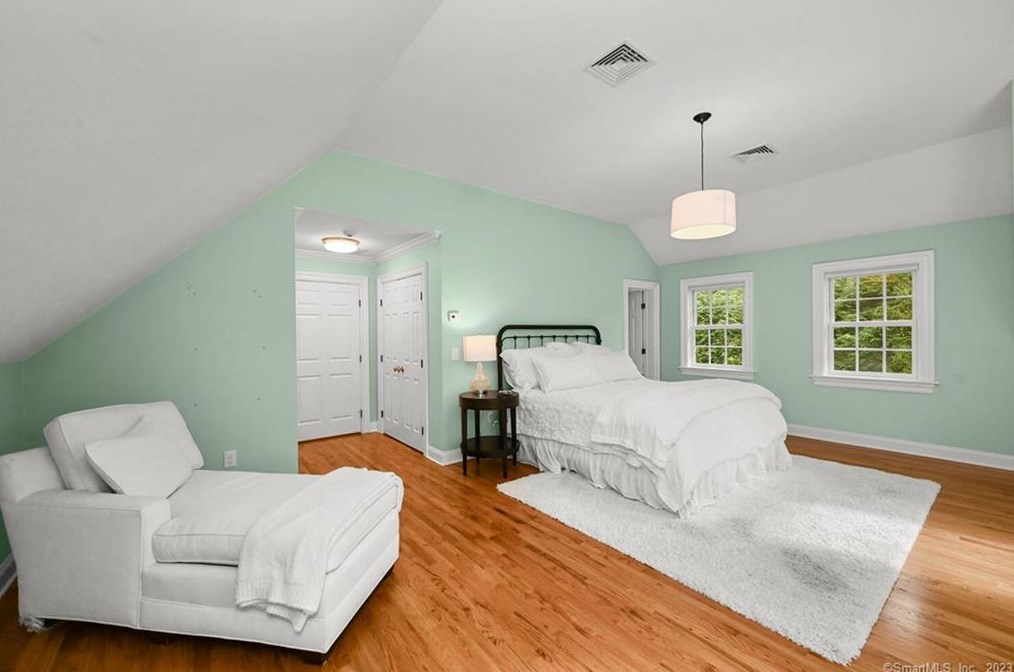 3 Buck Hill Rd, Westport CT  06880-1913 exterior