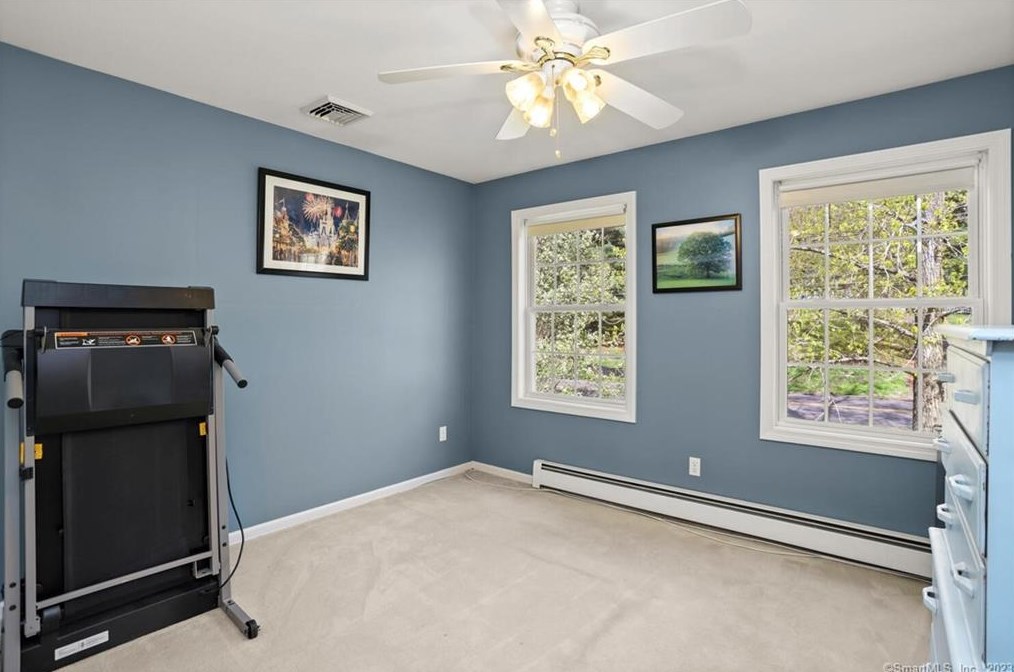 1625 James Farm Rd, Stratford CT  06614-1049 exterior