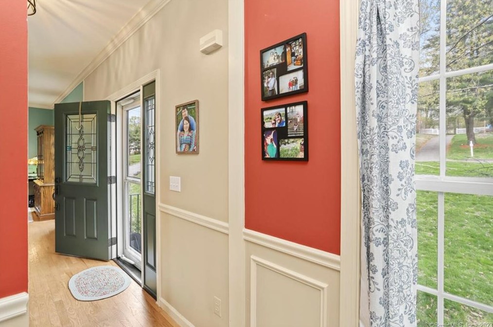 1625 James Farm Rd, Stratford CT  06614-1049 exterior