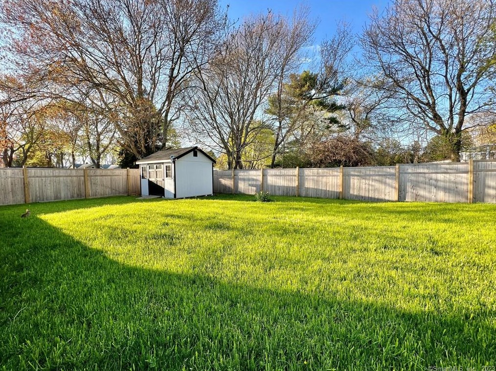 20 Edwards Rd, Fenwick CT  06475-2604 exterior