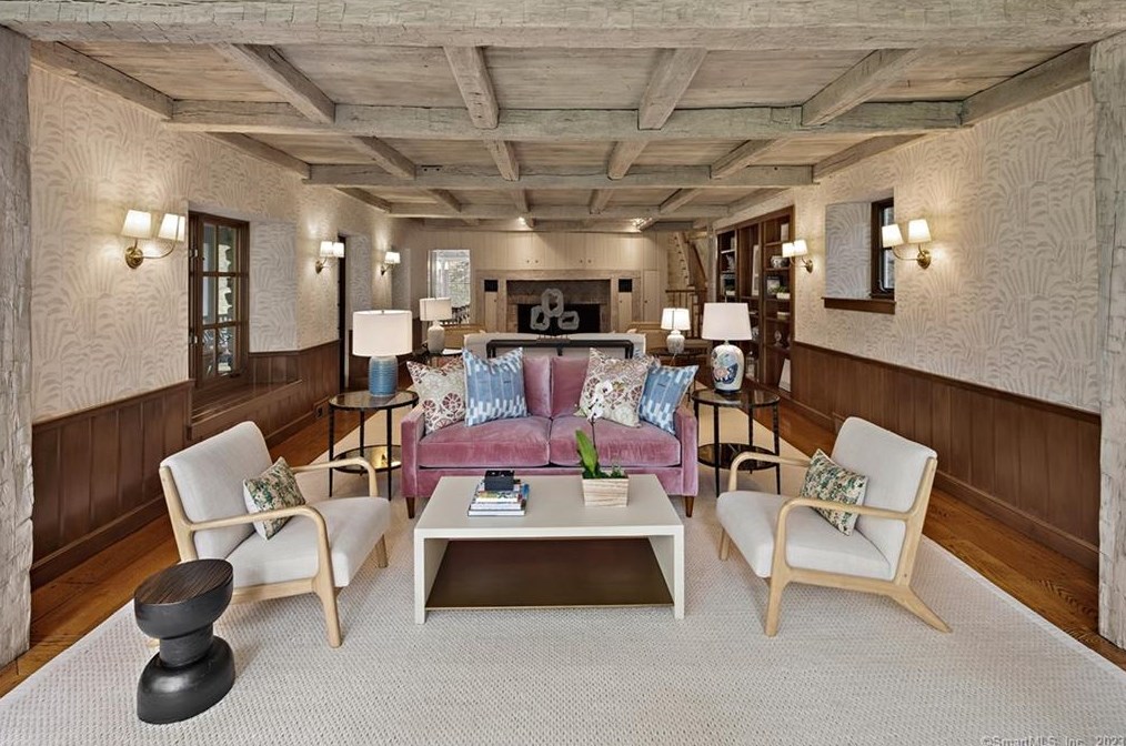 8 Pent Rd, Weston CT  06883-1311 exterior