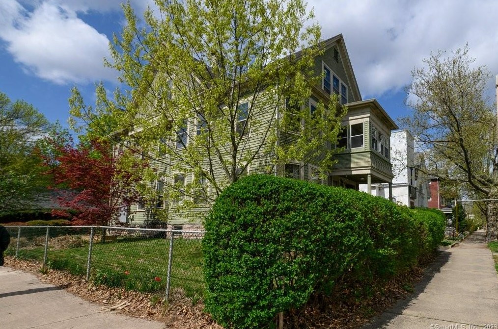 92 Lawrence St, New Haven CT 06525-2379 exterior