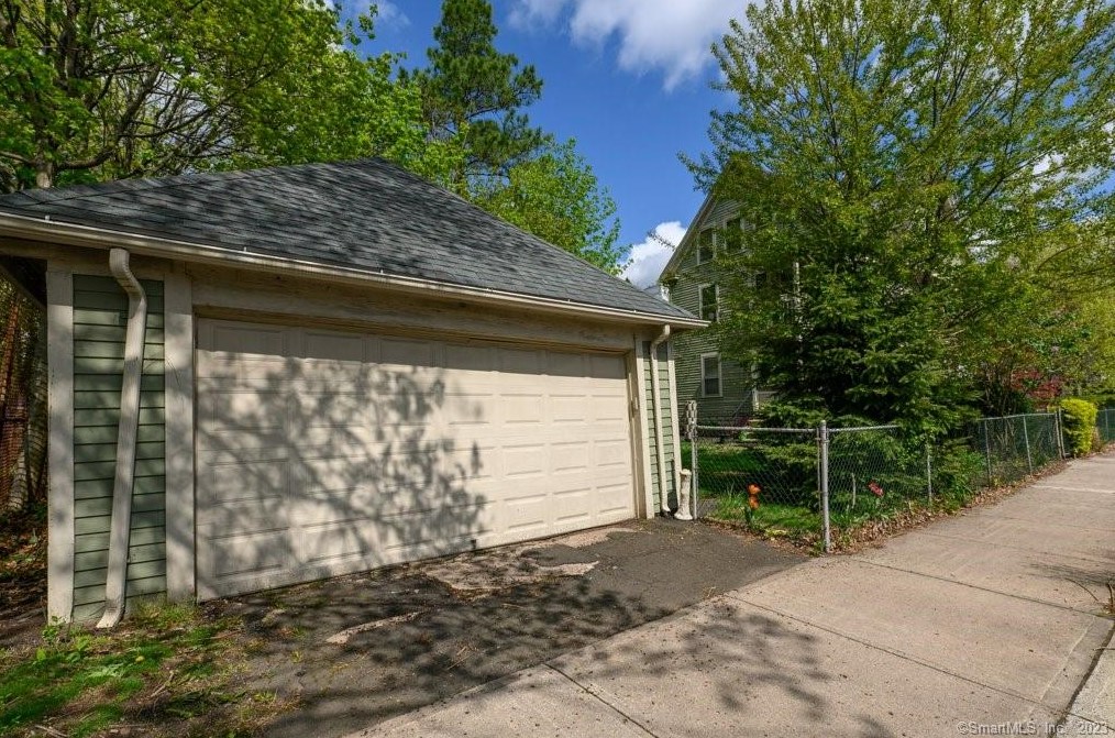 92 Lawrence St, New Haven CT 06525-2379 exterior