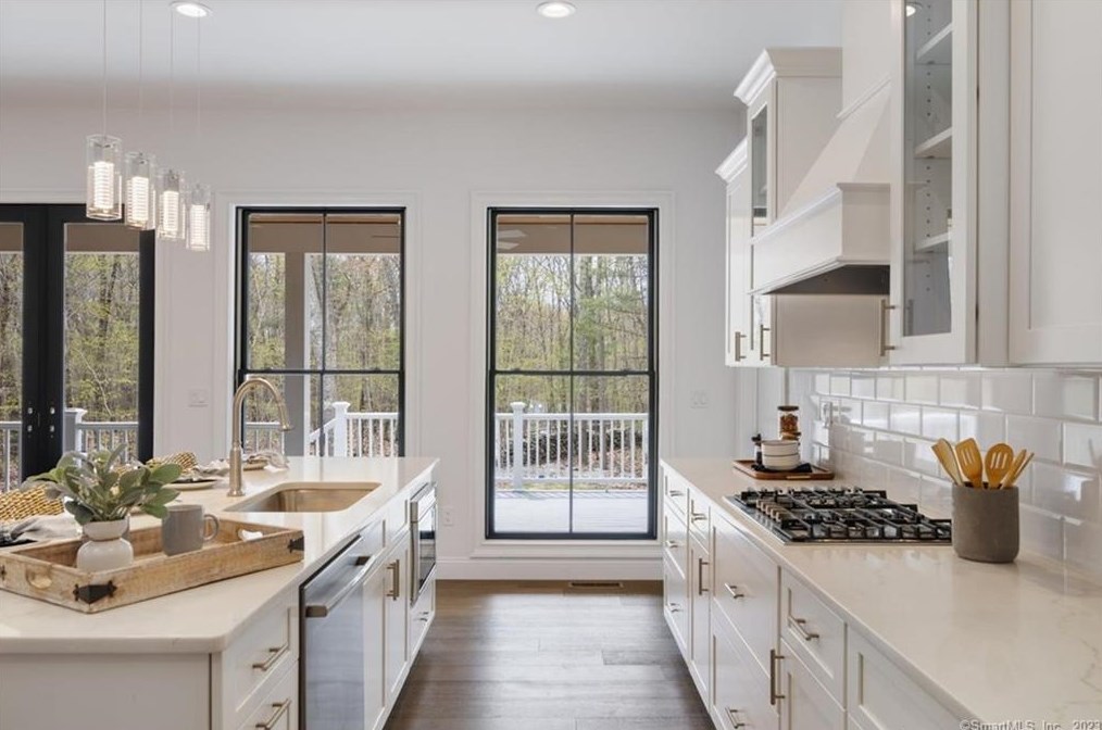 27 Lords Meadow Ln, Lyme, CT 06371