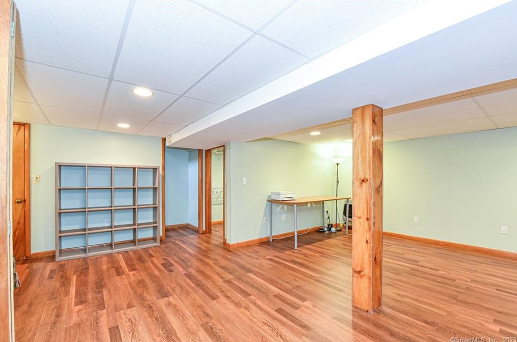 90 Douglas St, Stratford CT  06614-2763 exterior