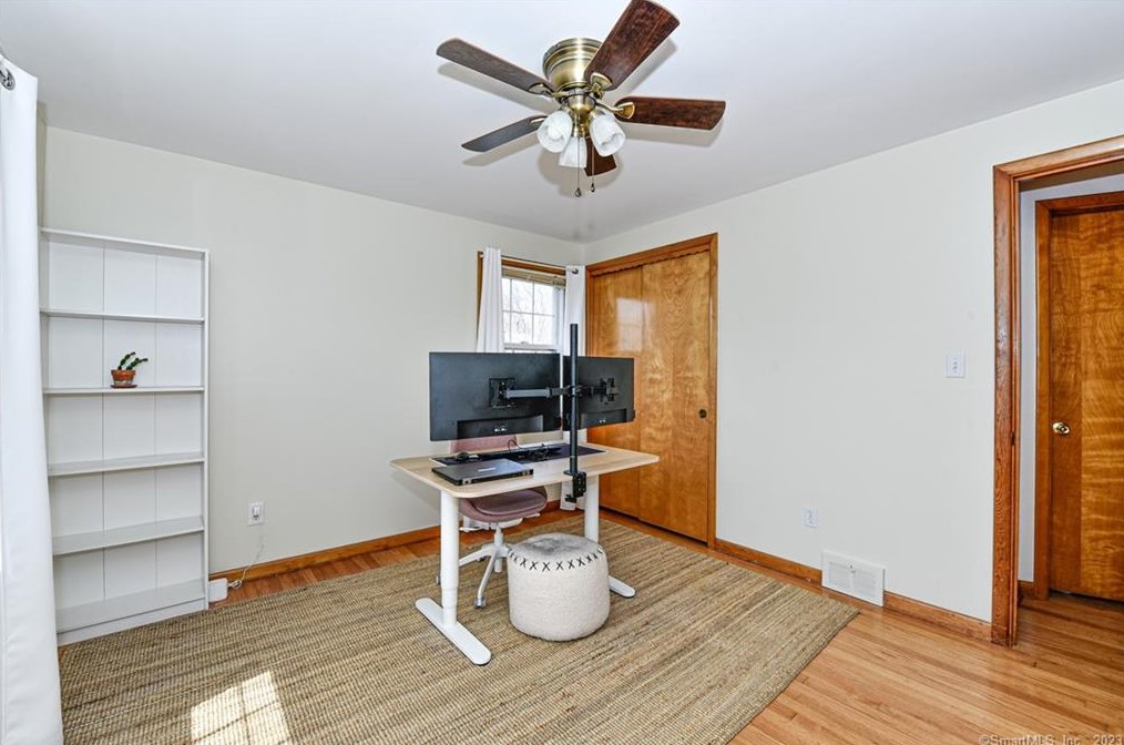 90 Douglas St, Stratford CT  06614-2763 exterior