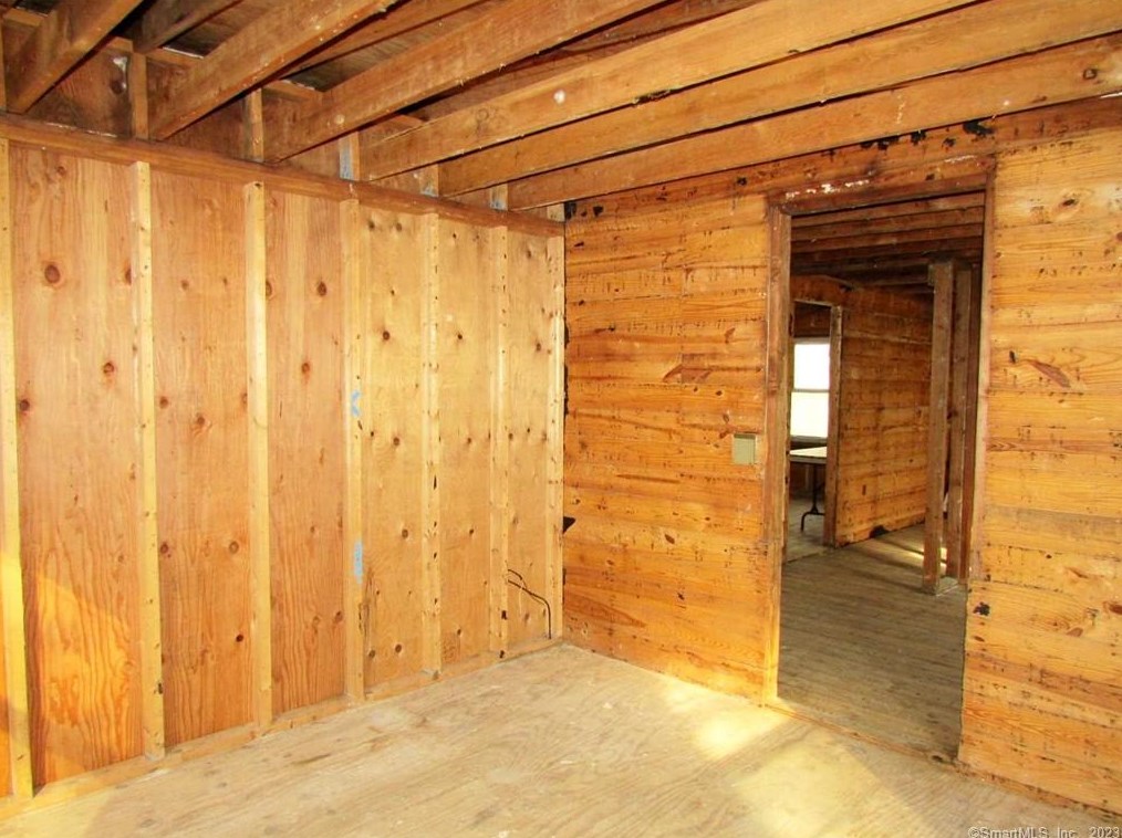 143 Old Kent Rd, Tolland CT  06084-3742 exterior