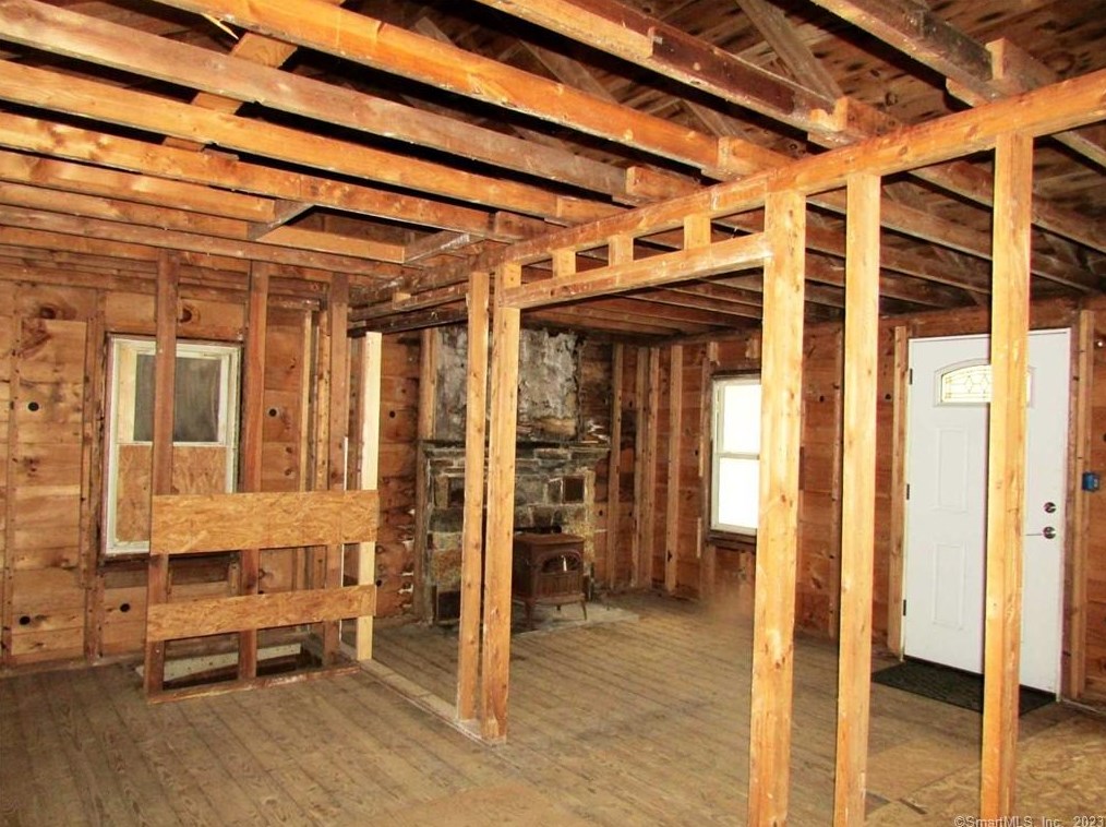 143 Old Kent Rd, Tolland CT  06084-3742 exterior