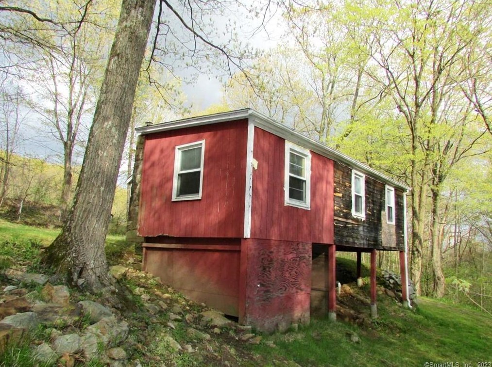 143 Old Kent Rd, Tolland CT  06084-3742 exterior